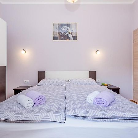 Apartments Krc Pinezići Εξωτερικό φωτογραφία